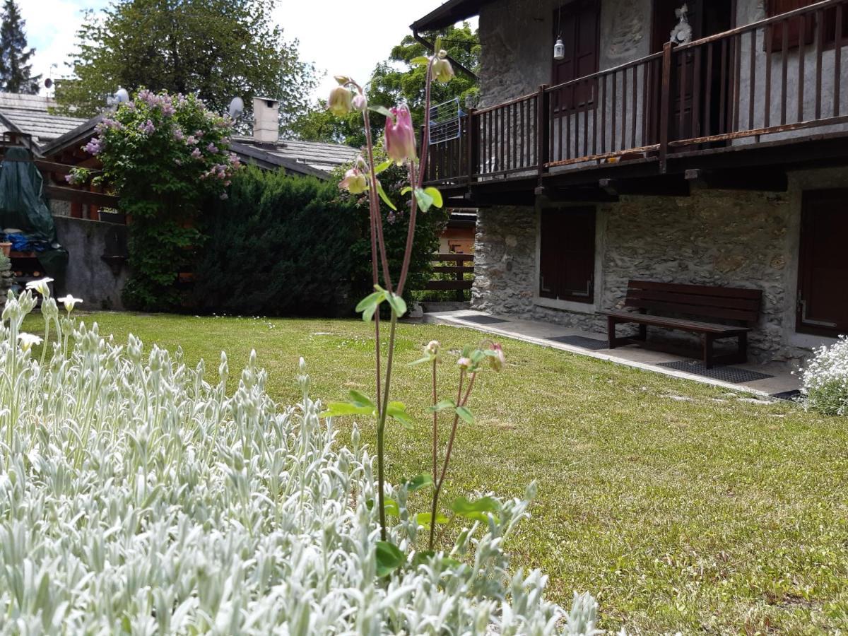 Sauze d'Oulx with garden, ciâbőt la garitüla Sauze D'Oulx Exterior foto
