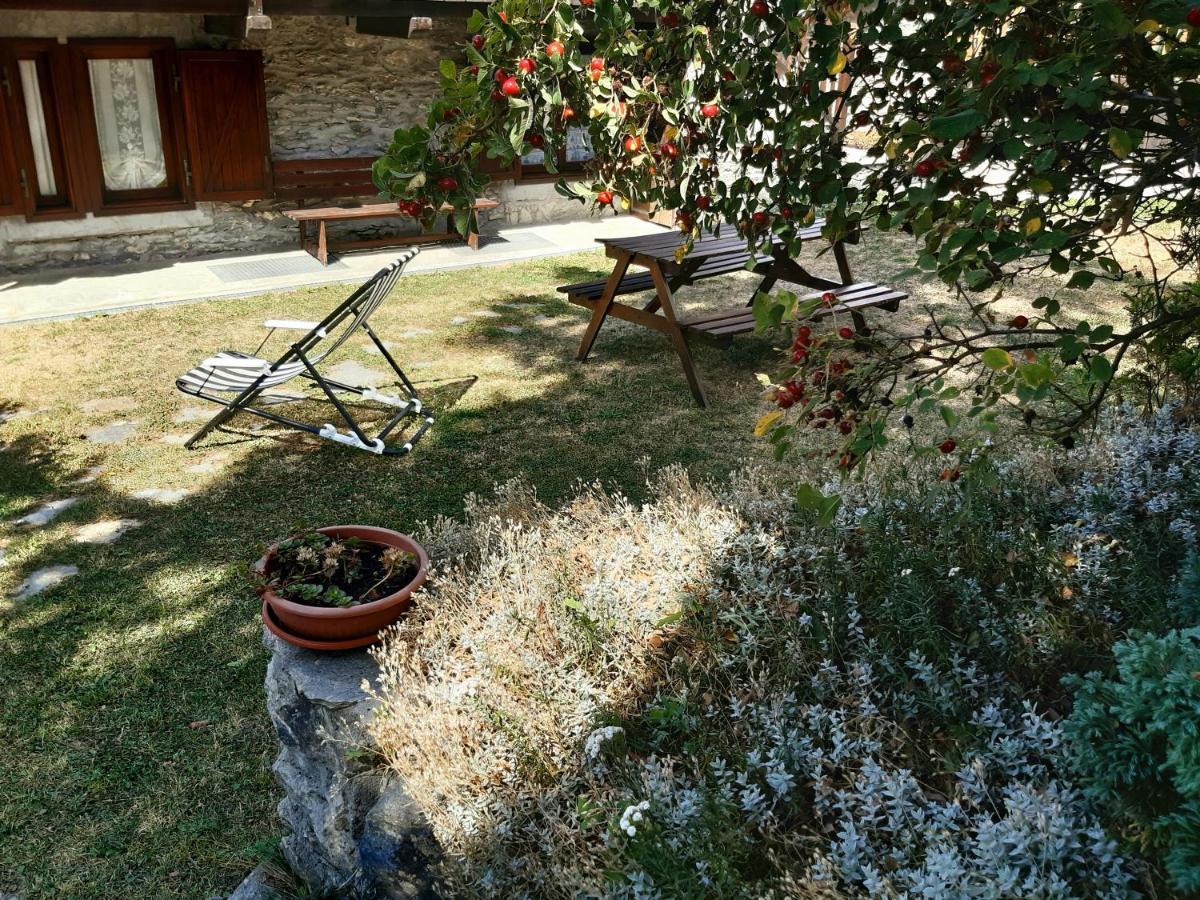 Sauze d'Oulx with garden, ciâbőt la garitüla Sauze D'Oulx Exterior foto