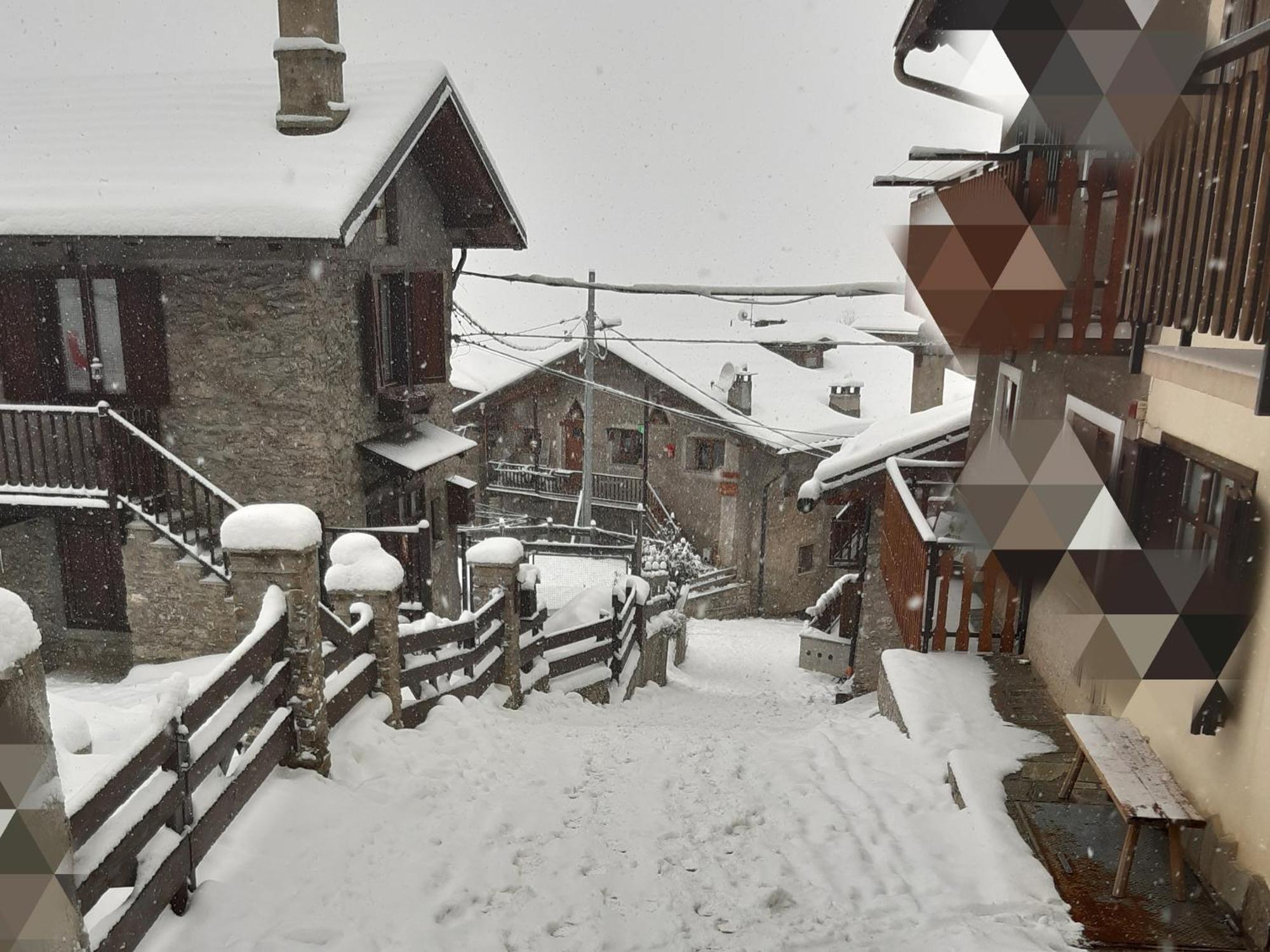 Sauze d'Oulx with garden, ciâbőt la garitüla Sauze D'Oulx Exterior foto